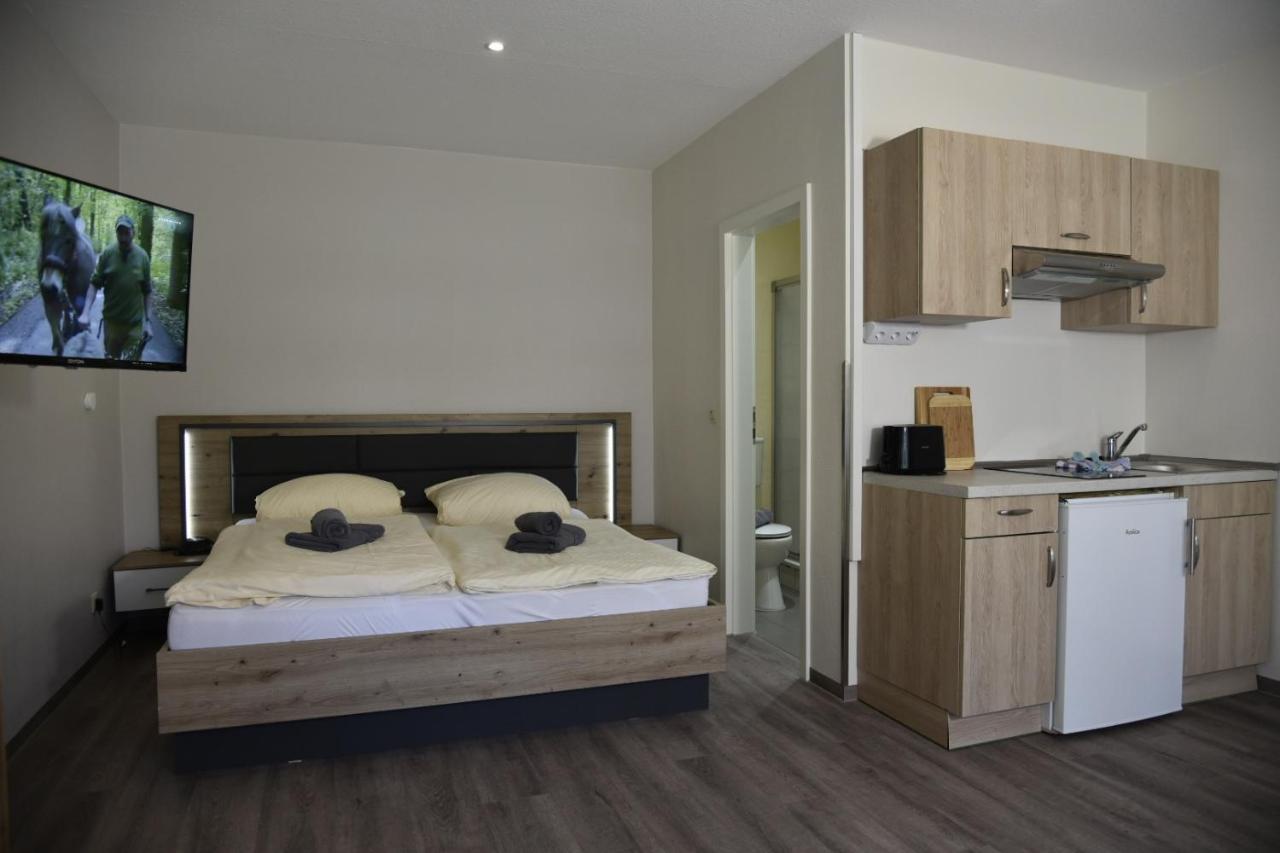 Gaestehaus Lietzow & Stoertebeker Camp Εξωτερικό φωτογραφία